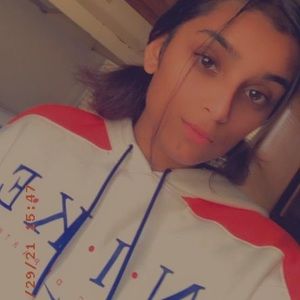 Meet your Posher, Denisha